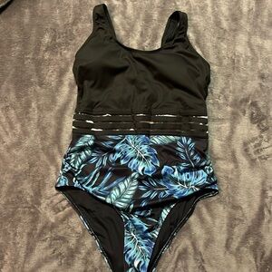 CUPSHE one piece bathing suit